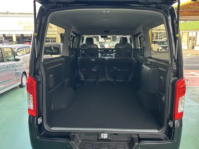 キャラバン(ニッサン)ディーゼル ロングGRANDプレミアムGX 4WD登録済未使用車 9