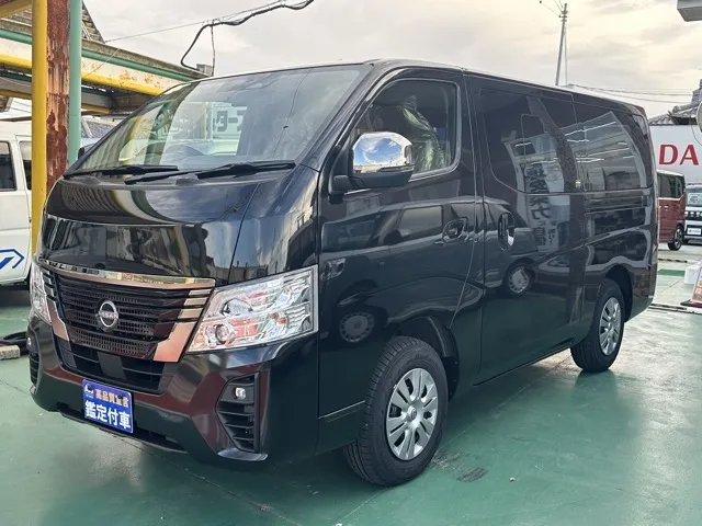 キャラバン(ニッサン)ディーゼル ロングGRANDプレミアムGX 4WD登録済未使用車 1