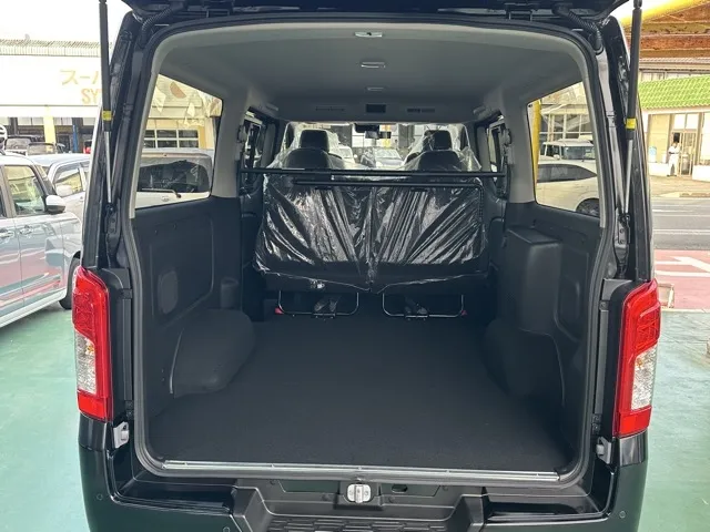 キャラバン(ニッサン)ディーゼル ロングGRANDプレミアムGX 4WD登録済未使用車 8