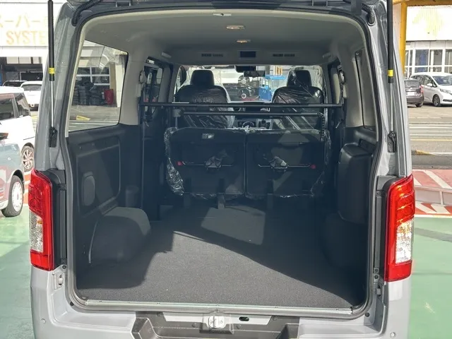 キャラバン(ニッサン)ディーゼル ロング オーテックラインプラス 寒冷地 4WD登録済未使用車 12