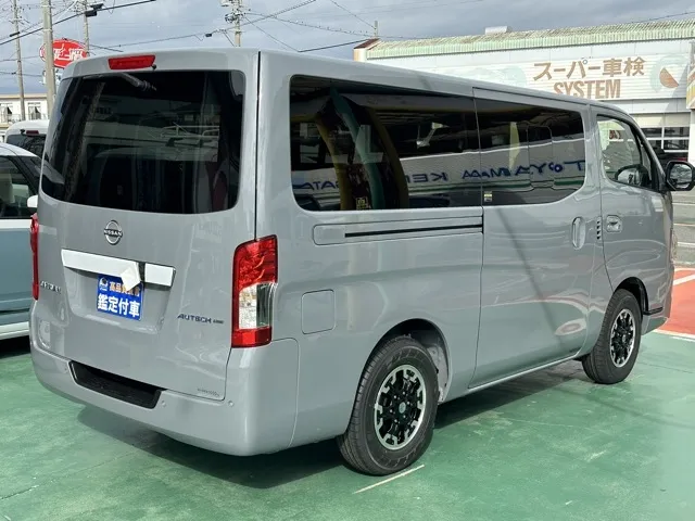 キャラバン(ニッサン)ディーゼル ロング オーテックラインプラス 寒冷地 4WD登録済未使用車 13