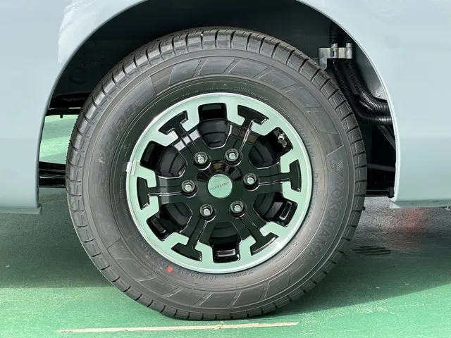 キャラバン(ニッサン)ディーゼル ロング オーテックラインプラス 寒冷地 4WD登録済未使用車 14