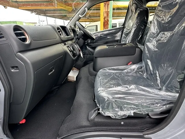 キャラバン(ニッサン)ディーゼル ロング オーテックラインプラス 寒冷地 4WD登録済未使用車 3