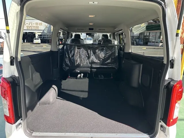 キャラバン(ニッサン)ディーゼル ロング オーテックラインプラス 左PSD 寒冷地 4WD登録済未使用車 11