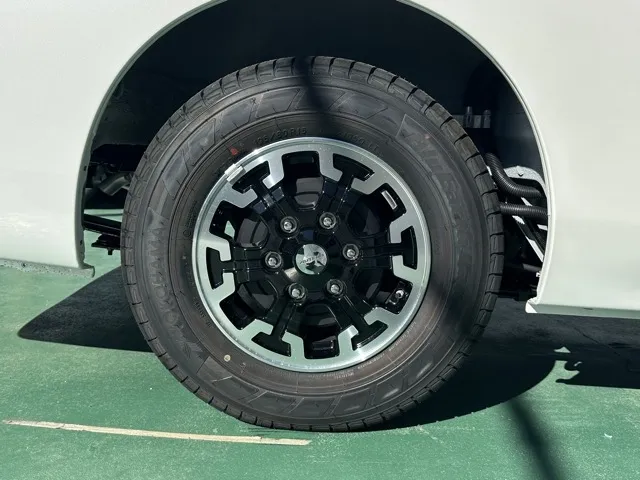 キャラバン(ニッサン)ディーゼル ロング オーテックラインプラス 左PSD 寒冷地 4WD登録済未使用車 14