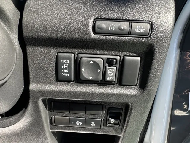 キャラバン(ニッサン)ディーゼル ロング オーテックラインプラス 左PSD 寒冷地 4WD登録済未使用車 15