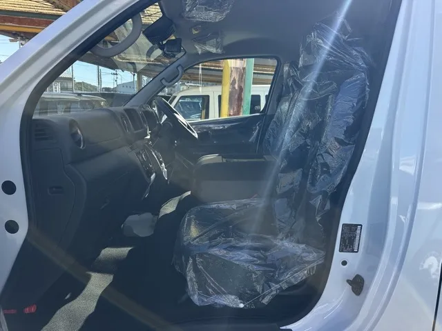 キャラバン(ニッサン)ディーゼル ロング オーテックラインプラス 左PSD 寒冷地 4WD登録済未使用車 3