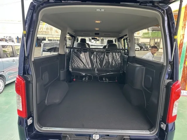 キャラバン(ニッサン)ディーゼル ロング オーテックラインプラス 左PSD 寒冷地 4WD登録済未使用車 10