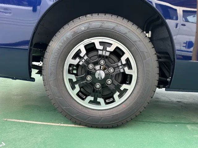 キャラバン(ニッサン)ディーゼル ロング オーテックラインプラス 左PSD 寒冷地 4WD登録済未使用車 15