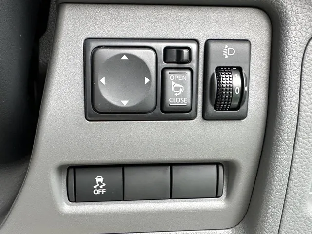 バネット(ニッサン)DX 2人乗登録済未使用車 12