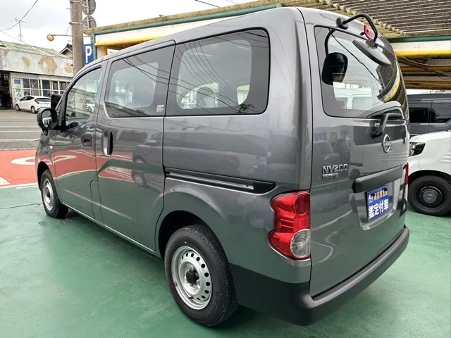 バネット(ニッサン)DX 2人乗登録済未使用車 2