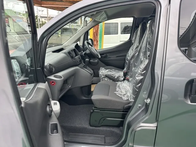 バネット(ニッサン)DX 2人乗登録済未使用車 3