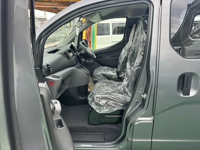 バネット(ニッサン)DX 2人乗登録済未使用車 3