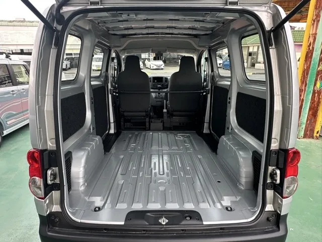 バネット(ニッサン)DX 2人乗レンタ登録済未使用車 8