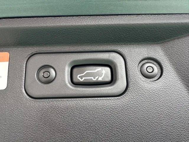 デリカD:5(三菱)Ｐ 8人 ナビ取付PKGⅡ オートステップ付レンタＵＰ 9