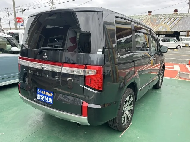 デリカD:5(三菱)Ｐ 8人 ナビ取付PKGⅡ オートステップ付レンタＵＰ 10