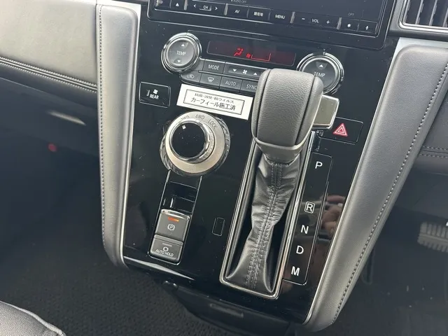 デリカD:5(三菱)Ｐ 8人 ナビ取付PKGⅡ オートステップ付レンタＵＰ 17