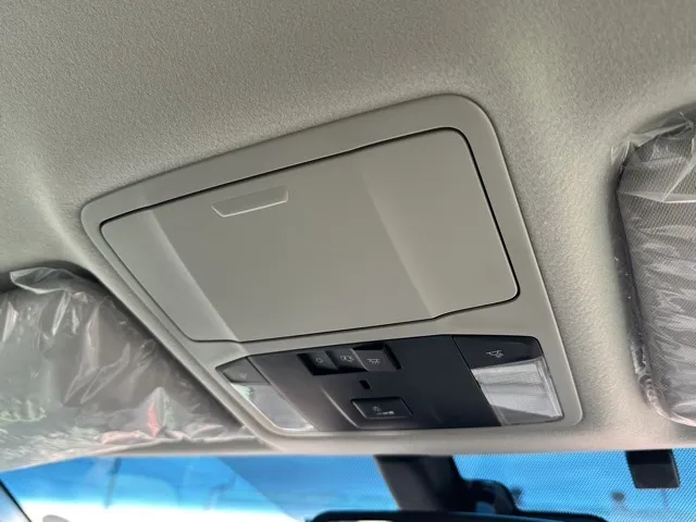 デリカD:5(三菱)Ｐ 8人 ナビ取付PKGⅡ オートステップ付レンタＵＰ 26