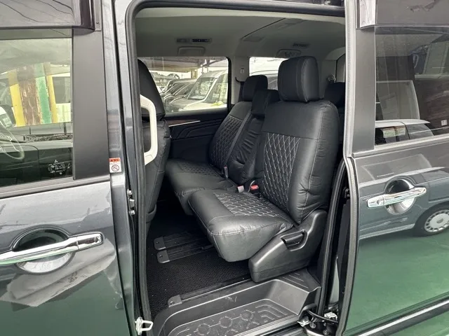 デリカD:5(三菱)Ｐ 8人 ナビ取付PKGⅡ オートステップ付レンタＵＰ 4