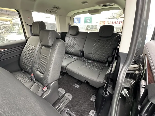 デリカD:5(三菱)Ｐ 8人 ナビ取付PKGⅡ オートステップ付レンタＵＰ 5