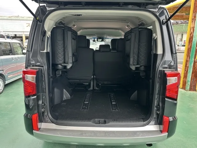 デリカD:5(三菱)Ｐ 8人 ナビ取付PKGⅡ オートステップ付レンタＵＰ 8