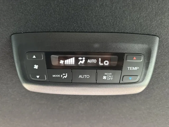 ステップワゴン(ホンダ)スパーダ 7人登録済未使用車 10