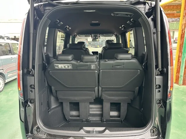 ステップワゴン(ホンダ)スパーダ 7人登録済未使用車 12