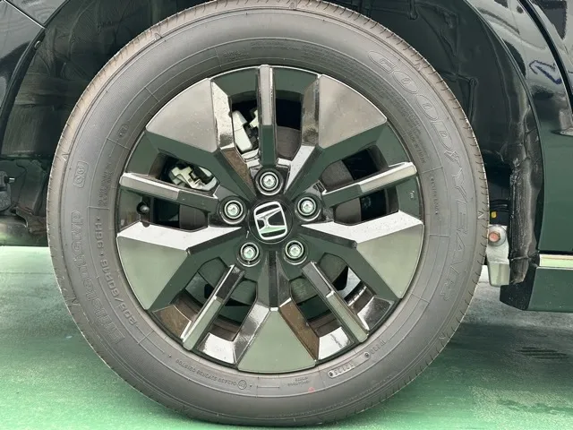 ステップワゴン(ホンダ)スパーダ 7人登録済未使用車 17