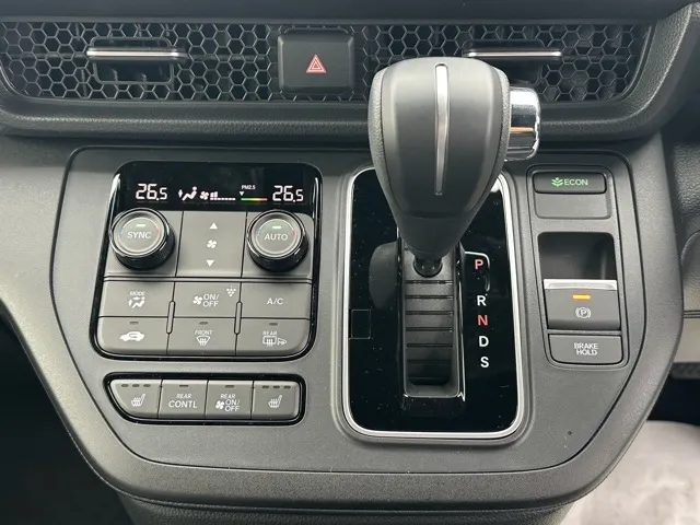 ステップワゴン(ホンダ)スパーダ 7人登録済未使用車 21