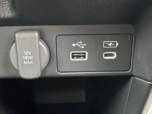 ステップワゴン(ホンダ)スパーダ 7人登録済未使用車 23