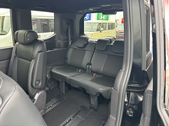 ステップワゴン(ホンダ)スパーダ 7人登録済未使用車 5