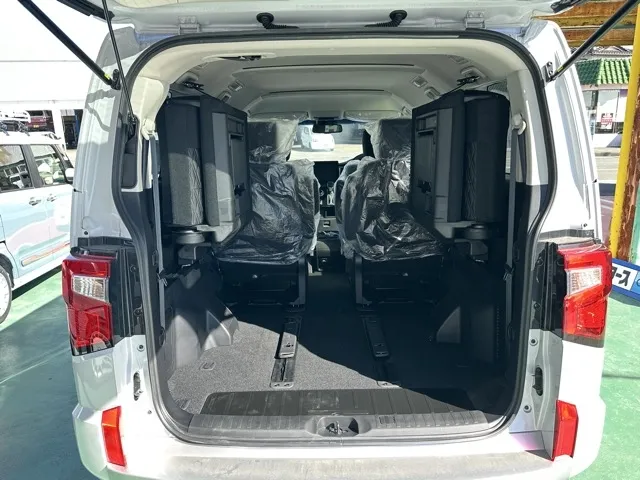 デリカD:5(三菱)Ｐ 7人 オートステップ付レンタ登録済未使用車 12