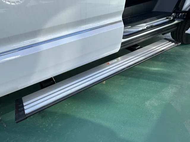 デリカD:5(三菱)Ｐ 7人 オートステップ付レンタ登録済未使用車 17