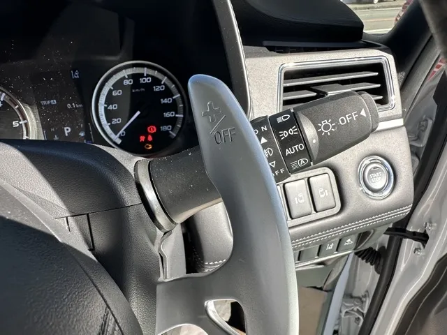 デリカD:5(三菱)Ｐ 7人 オートステップ付レンタ登録済未使用車 18