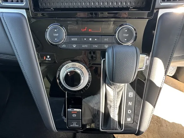 デリカD:5(三菱)Ｐ 7人 オートステップ付レンタ登録済未使用車 20