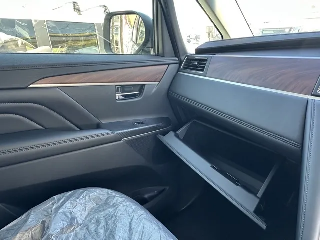 デリカD:5(三菱)Ｐ 7人 オートステップ付レンタ登録済未使用車 23