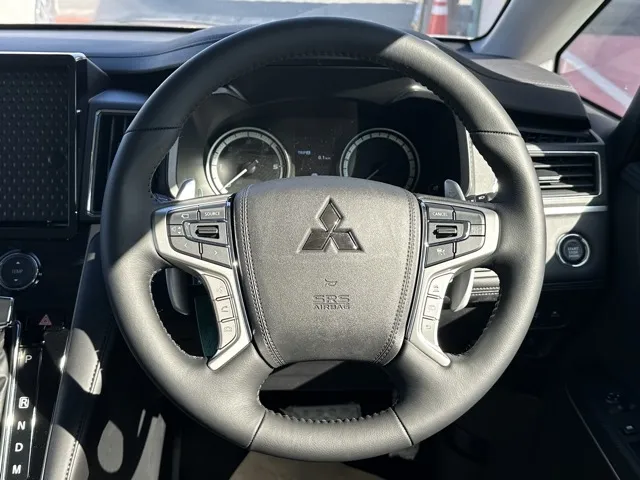 デリカD:5(三菱)Ｐ 7人 オートステップ付レンタ登録済未使用車 8