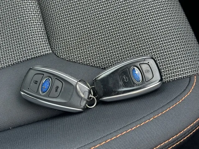 XV(スバル)2.0e-L アイサイト登録済未使用車 21