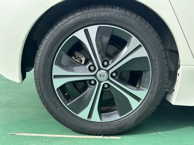 リーフ(ニッサン)Ｘ中古車 10