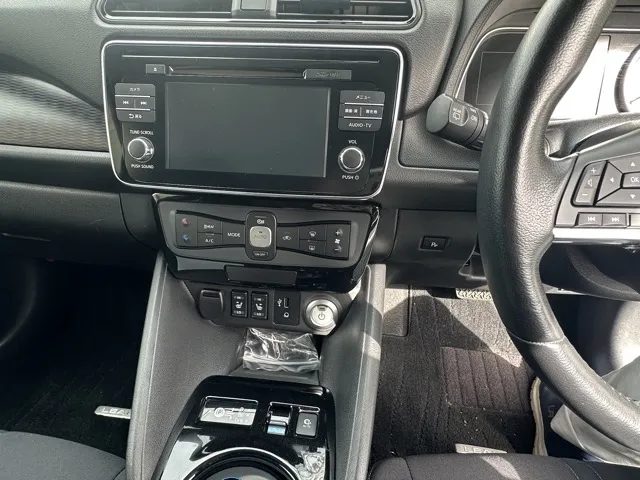 リーフ(ニッサン)Ｘ中古車 12