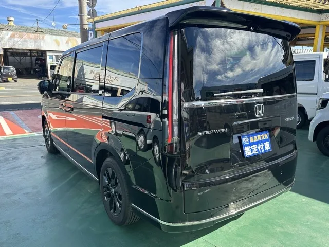 ステップワゴン(ホンダ)スパーダ 7人登録済未使用車 2
