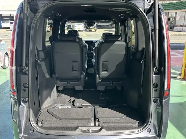 ステップワゴン(ホンダ)スパーダ 7人登録済未使用車 13