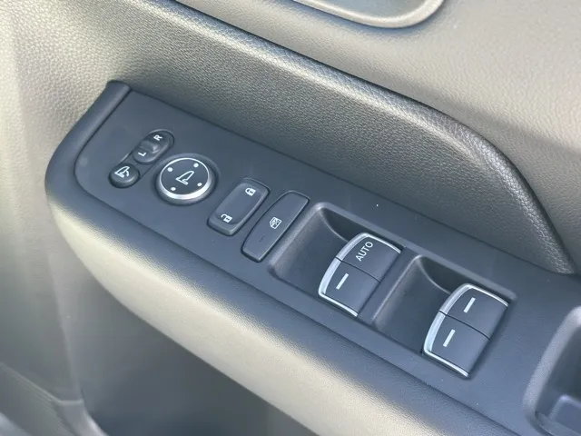 ステップワゴン(ホンダ)スパーダ 7人登録済未使用車 18