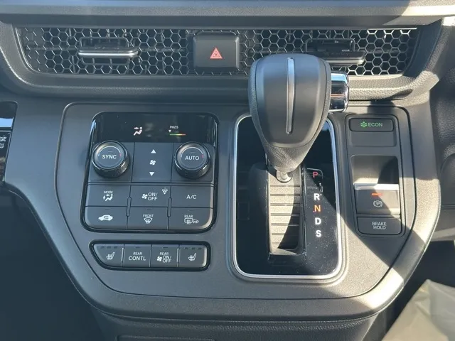 ステップワゴン(ホンダ)スパーダ 7人登録済未使用車 21