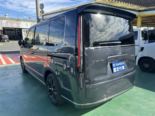 ステップワゴン(ホンダ)スパーダ 7人登録済未使用車 2