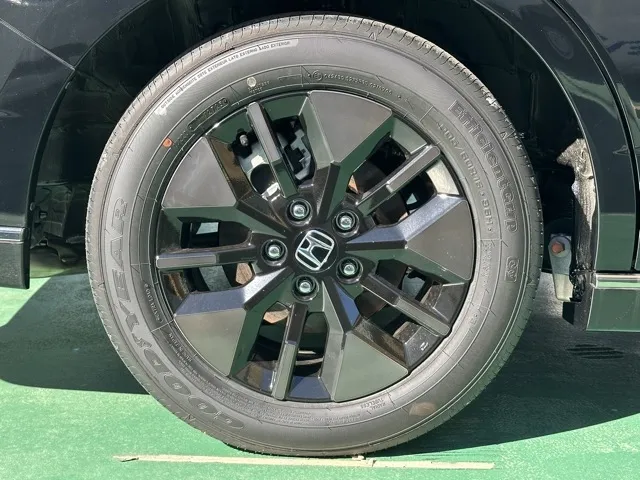 ステップワゴン(ホンダ)スパーダ 7人登録済未使用車 16