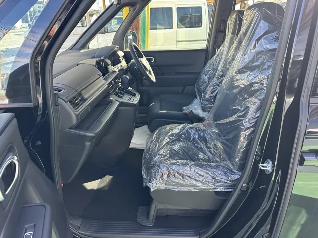 ステップワゴン(ホンダ)スパーダ 7人登録済未使用車 3