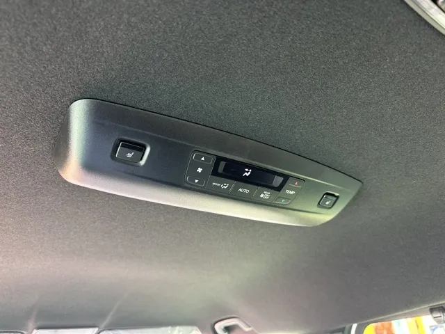 ステップワゴン(ホンダ)スパーダ プレミアムライン 7人登録済未使用車 10