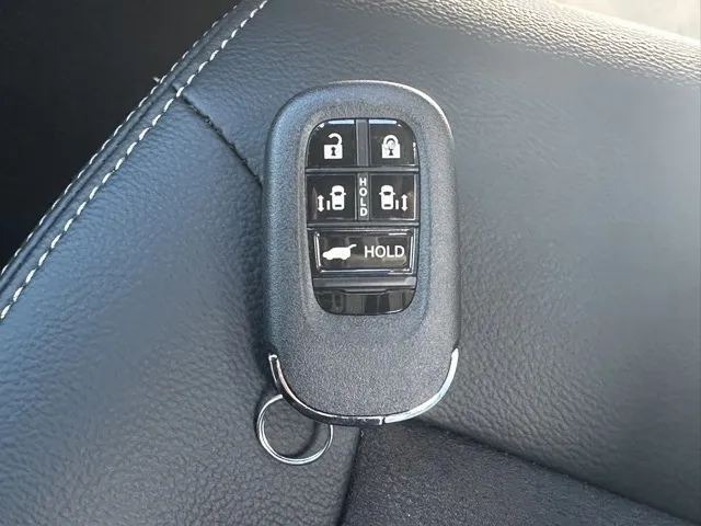 ステップワゴン(ホンダ)スパーダ プレミアムライン 7人登録済未使用車 25