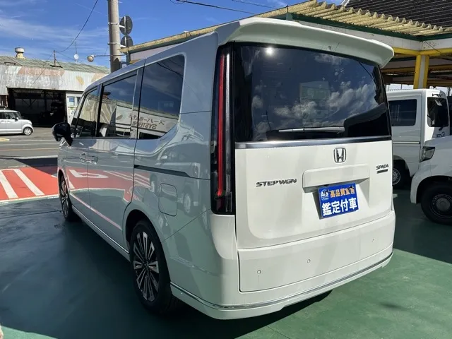 ステップワゴン(ホンダ)スパーダ プレミアムライン 7人登録済未使用車 2